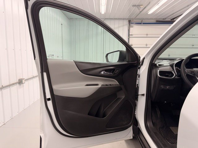 Used 2020 Chevrolet Equinox LS w/ LS Convenience Package AWD/4WD image 14