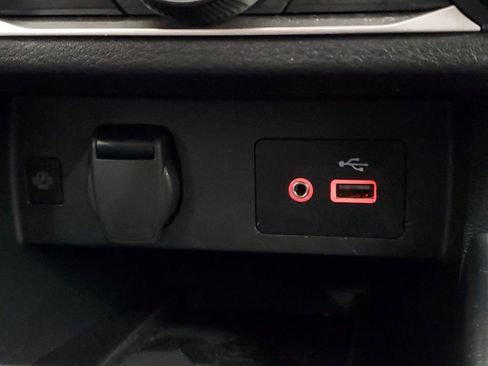 Used 2025 Nissan Versa SV image 23