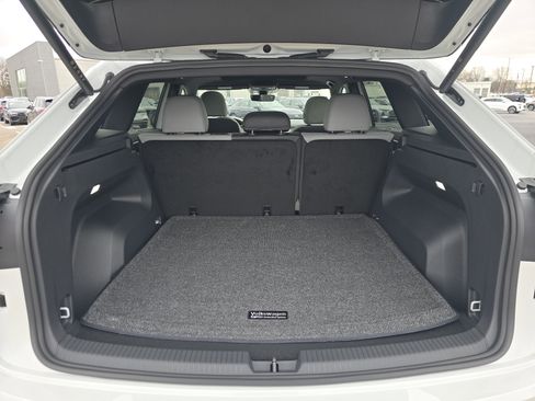 New 2026 Volkswagen Atlas Cross Sport SEL R-Line image 15