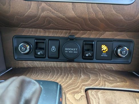 Used 2015 INFINITI QX80 Limited w/ All Season Package image 27