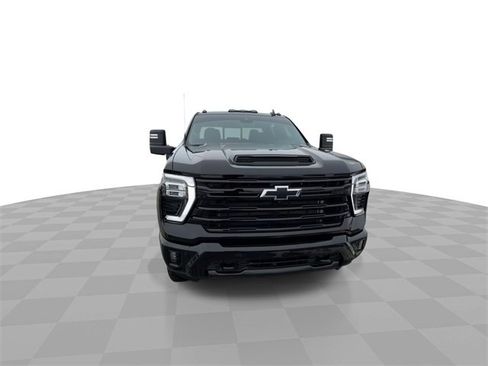 Certified 2024 Chevrolet Silverado 2500 LTZ w/ LTZ Plus Package image 4