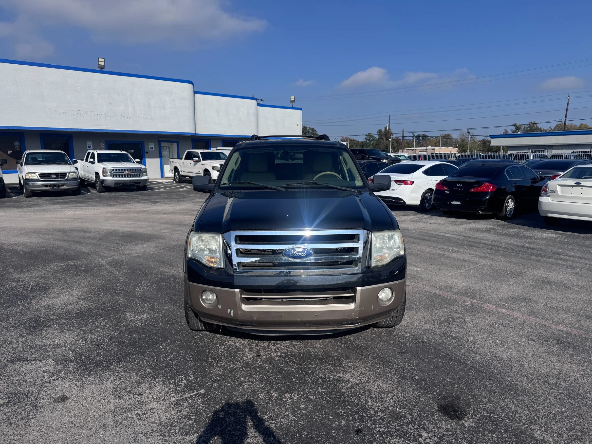 Used 2013 Ford Expedition 2WD image 2