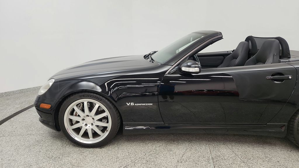 Used 2002 Mercedes-Benz SLK 32 AMG image 12
