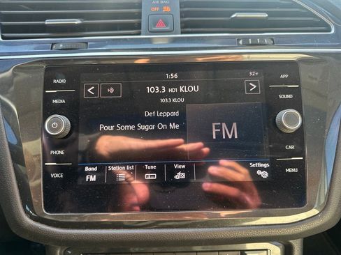 Used 2019 Volkswagen Tiguan SE w/ Panoramic Sunroof Package image 15