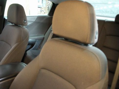 Used 2019 Chevrolet Malibu LS image 16