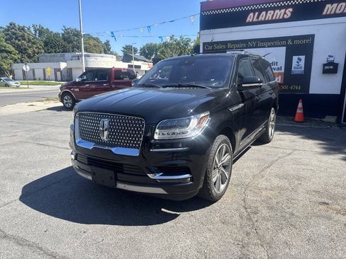 Used 2018 Lincoln Navigator Reserve w/ Technology Package AWD/4WD image 2
