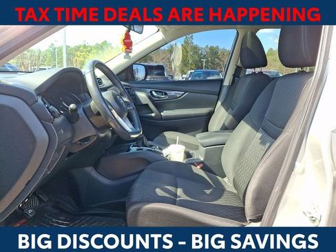 Used 2017 Nissan Rogue SV image 14