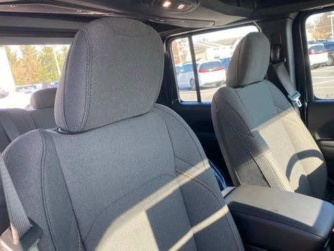New 2026 Jeep Gladiator Sport AWD/4WD image 29
