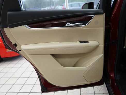 Used 2017 Cadillac XT5 Luxury w/ Driver Awareness Package AWD/4WD image 45