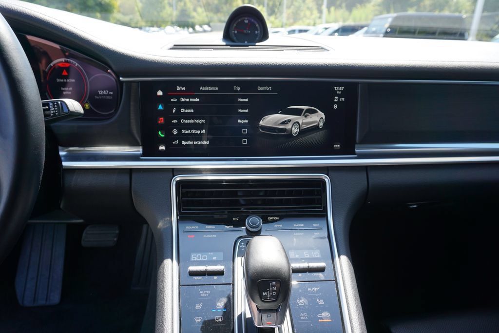 Used 2023 Porsche Panamera 4 Platinum Edition AWD/4WD image 17
