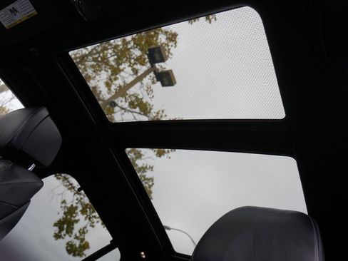 Used 2020 BMW X5 xDrive50i w/ Executive Package image 28