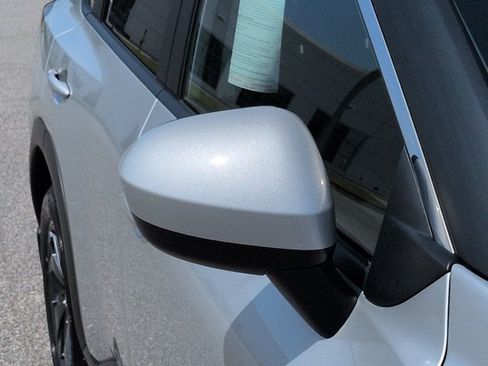 Certified 2025 Nissan Rogue SV w/ SV Premium Package FWD image 12