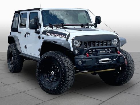 Used 2017 Jeep Wrangler Unlimited Rubicon AWD/4WD image 3
