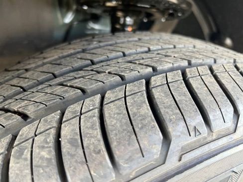 New 2025 Nissan Pathfinder SL w/ Lighting Package (N92) image 10