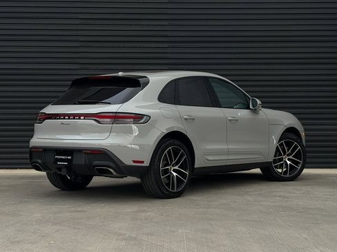 Certified 2025 Porsche Macan image 7