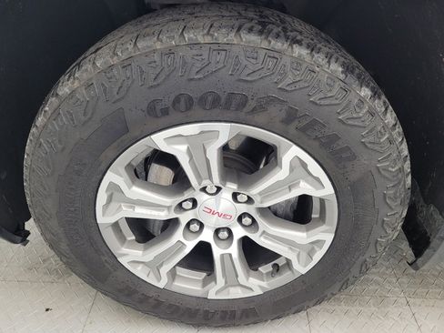 Used 2019 GMC Sierra 1500 SLE w/ SLE Value Package image 31