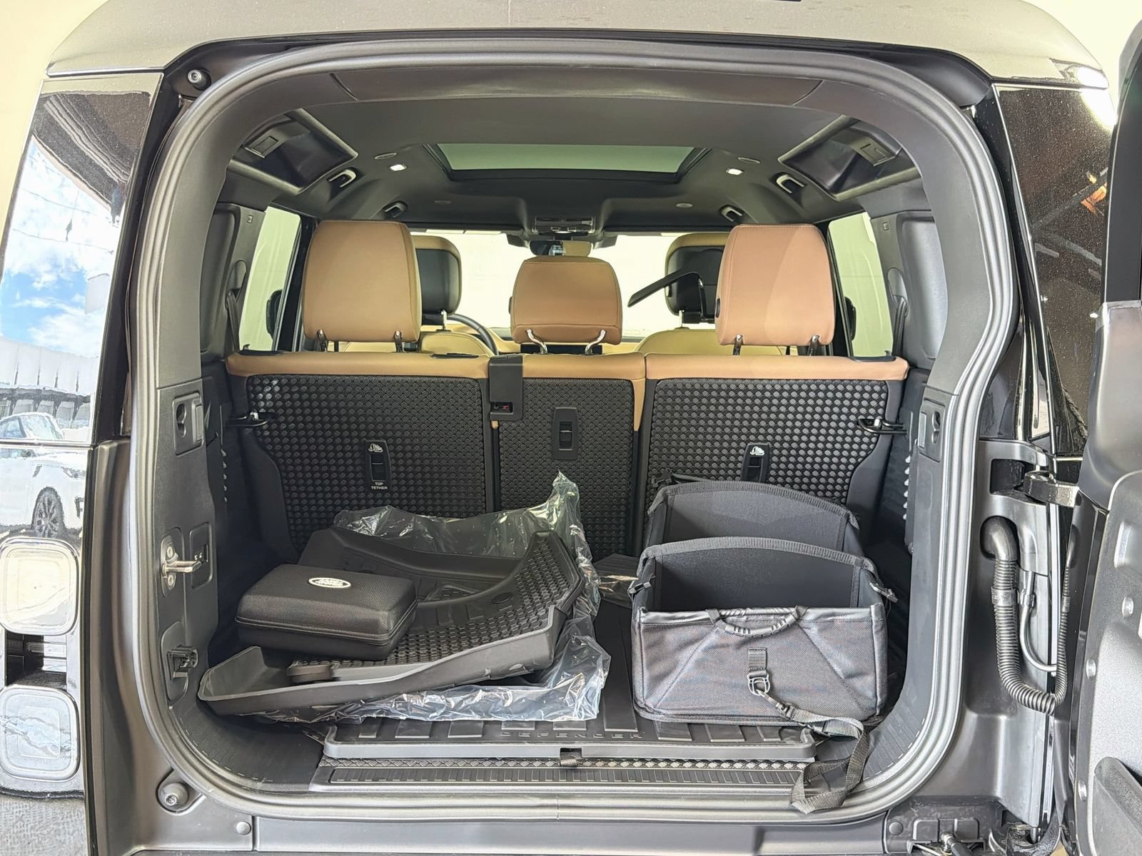 New 2026 Land Rover Defender 110 S AWD/4WD image 30