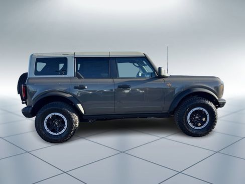 New 2026 Ford Bronco Badlands image 3