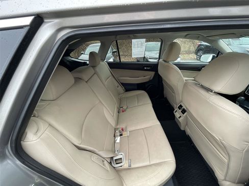 Used 2019 Subaru Outback 2.5i Limited image 23