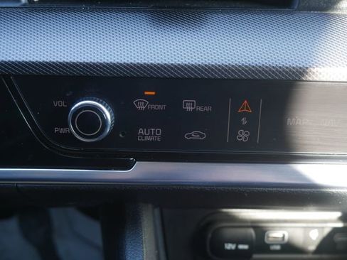 Used 2025 Kia Sportage SX image 46