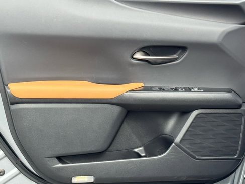 Used 2023 Lexus UX 250h FWD w/ Premium Package image 15