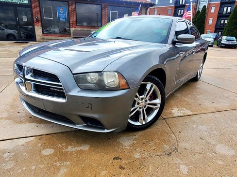 Used 2011 Dodge Charger SE image 3