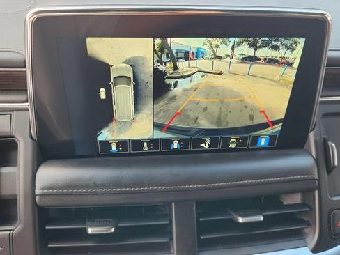 Used 2022 Chevrolet Tahoe High Country AWD/4WD image 17