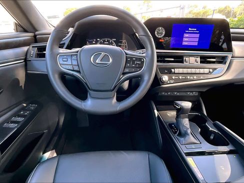 Used 2024 Lexus ES 350 w/ Premium Package image 5