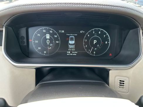 Used 2017 Land Rover Range Rover HSE image 32