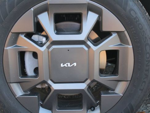 New 2027 Kia Carnival SX w/ Dark Edition Package FWD image 24