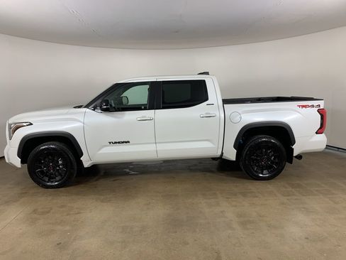 Used 2025 Toyota Tundra Limited w/ TRD Off-Road Package AWD/4WD image 15