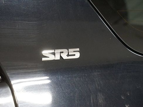 Certified 2017 Toyota 4Runner SR5 AWD/4WD image 11