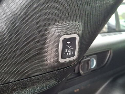 Used 2023 Jeep Grand Cherokee Altitude AWD/4WD image 29