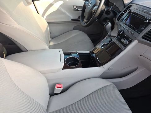 Used 2010 Toyota Venza FWD image 13
