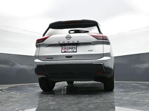 Used 2025 Nissan Rogue SV AWD/4WD image 47