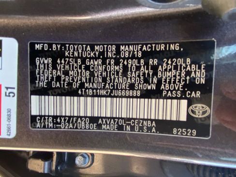 Used 2018 Toyota Camry LE image 19