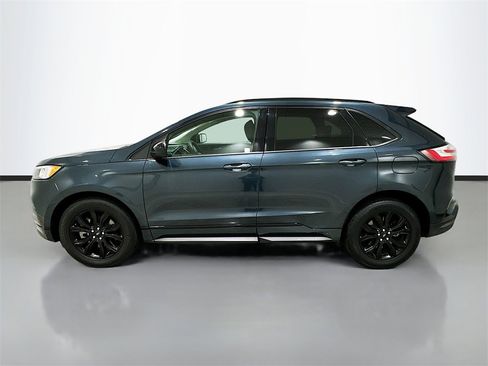 Used 2022 Ford Edge SE w/ Black Appearance Package image 4