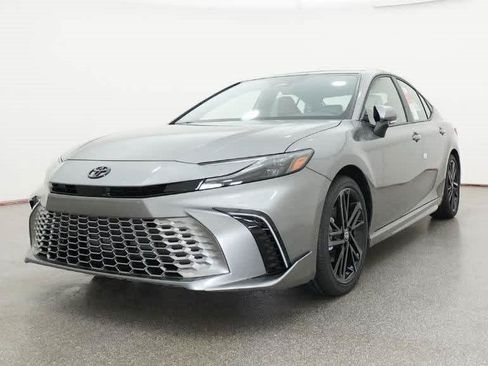 Used 2026 Toyota Camry XSE FWD image 19