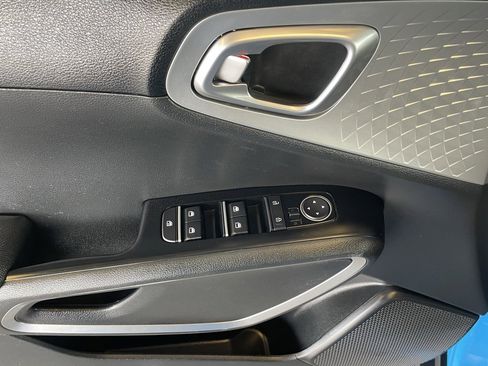 Used 2024 Kia Soul LX image 21