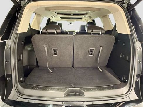 Used 2022 GMC Acadia Denali w/ Denali Ultimate Package FWD image 24