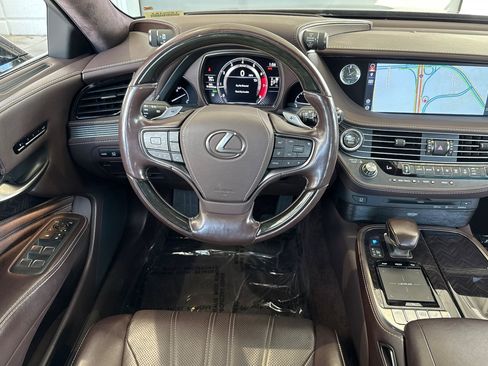 Used 2019 Lexus LS 500 w/ Interior Upgrade Package RWD image 18