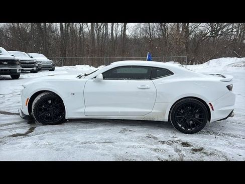 Used 2021 Chevrolet Camaro SS RWD image 6