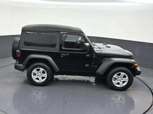 Used 2022 Jeep Wrangler Sport AWD/4WD image 19