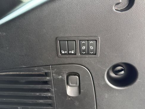 Used 2018 Chevrolet Tahoe LT image 11