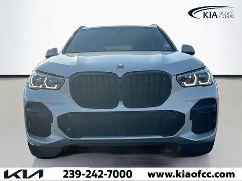 Used 2022 BMW X5 M50i w/ Executive Package image 8