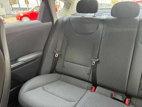 Used 2025 Kia K4 LXS image 38