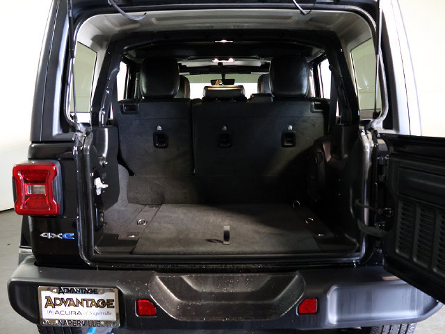 Used 2023 Jeep Wrangler Unlimited Sahara w/ Cold Weather Group AWD/4WD image 32