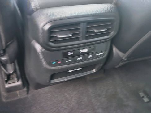 Certified 2023 Honda Pilot Touring image 23