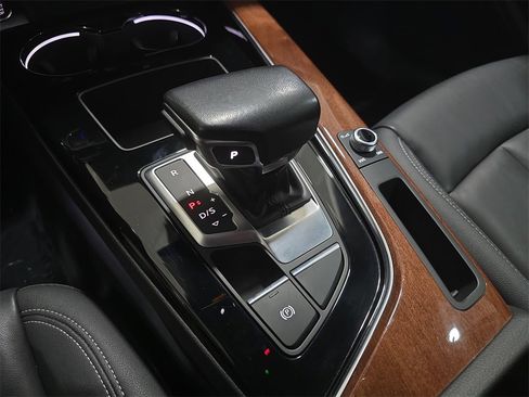 Used 2023 Audi A4 2.0T Premium w/ Convenience Package image 24