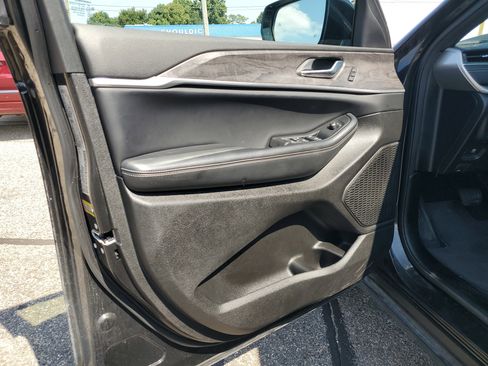 Used 2024 Jeep Grand Cherokee L Limited image 6